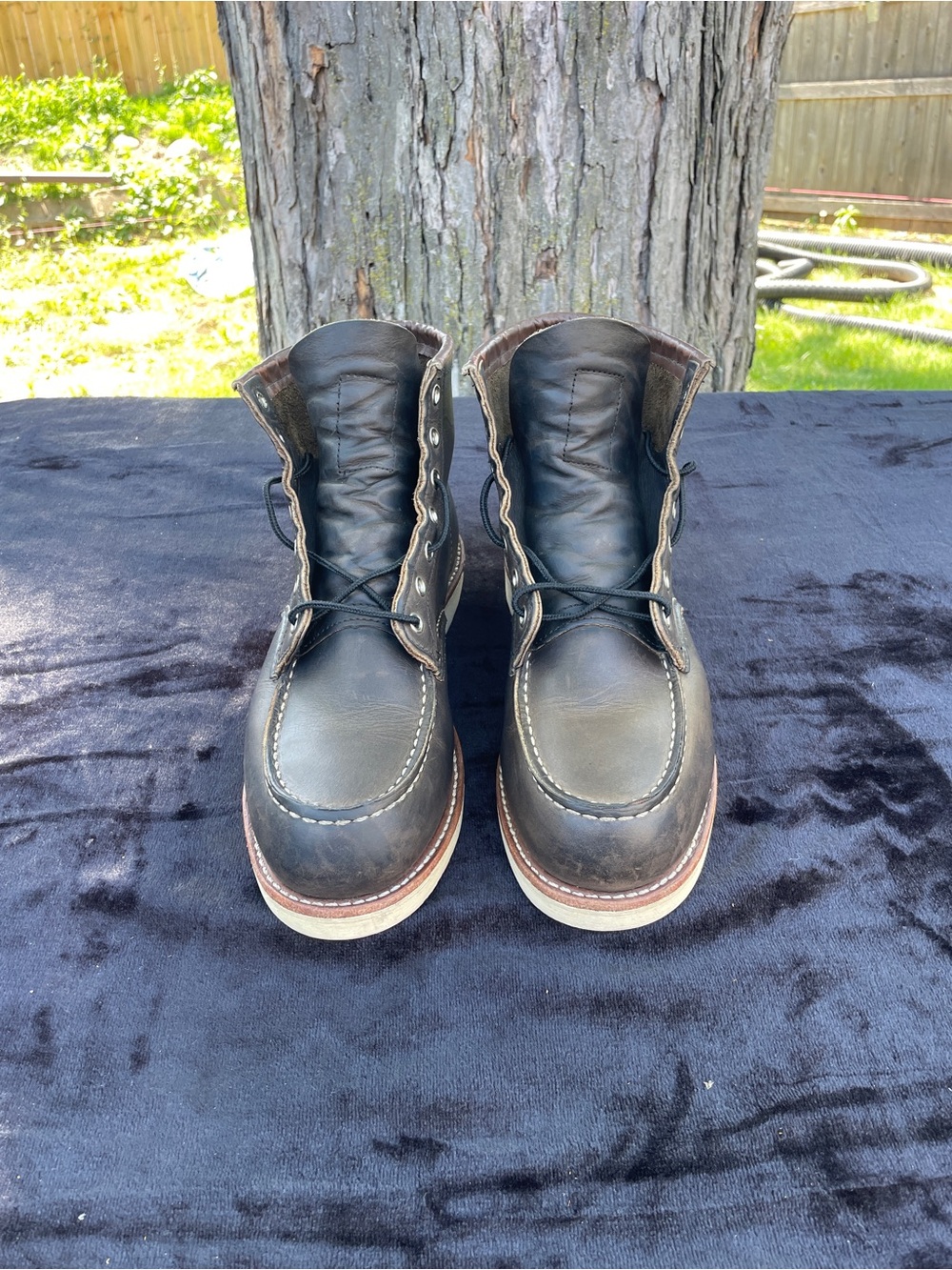 Red Wing 9D Heritage Moc Toe 8890 Charcoal Rough & Tough